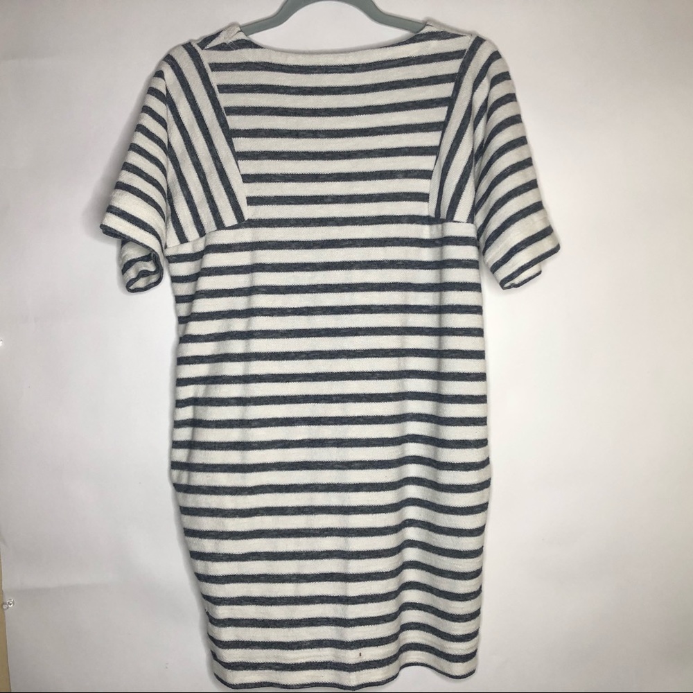 BANANA REPUBLIC striped dress white and gray. P Sm - Picture 2 of 9